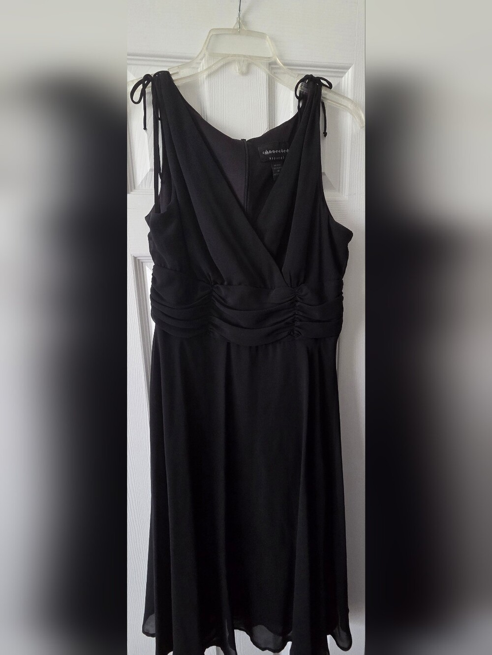 connected apparel Black Sleeveless Ruched-Waist Midi Dress